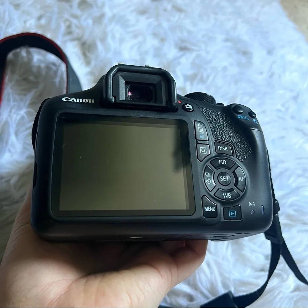 Canon EOS Rebel t6 (2 lenses included)